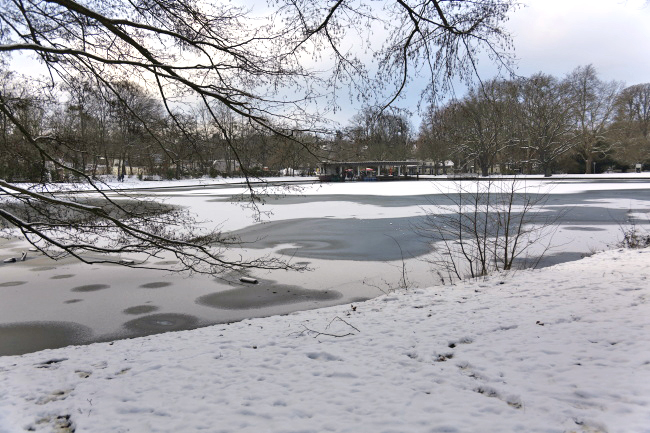Hangeweiher zugefroren