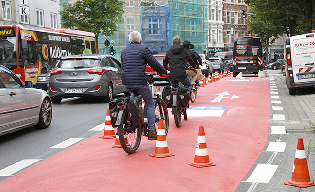 Radfahrer auf dem Loehergraben