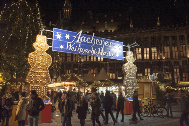 Ulrich Simons - Weihnachtsmarkt