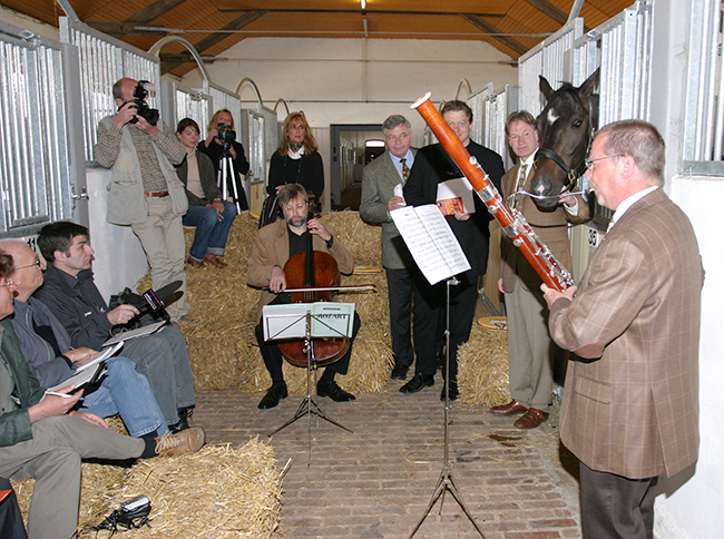 Pressekonferenz im Stall