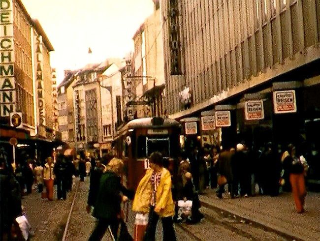 Aachen: Straßenbahn in der Adalbertstraße